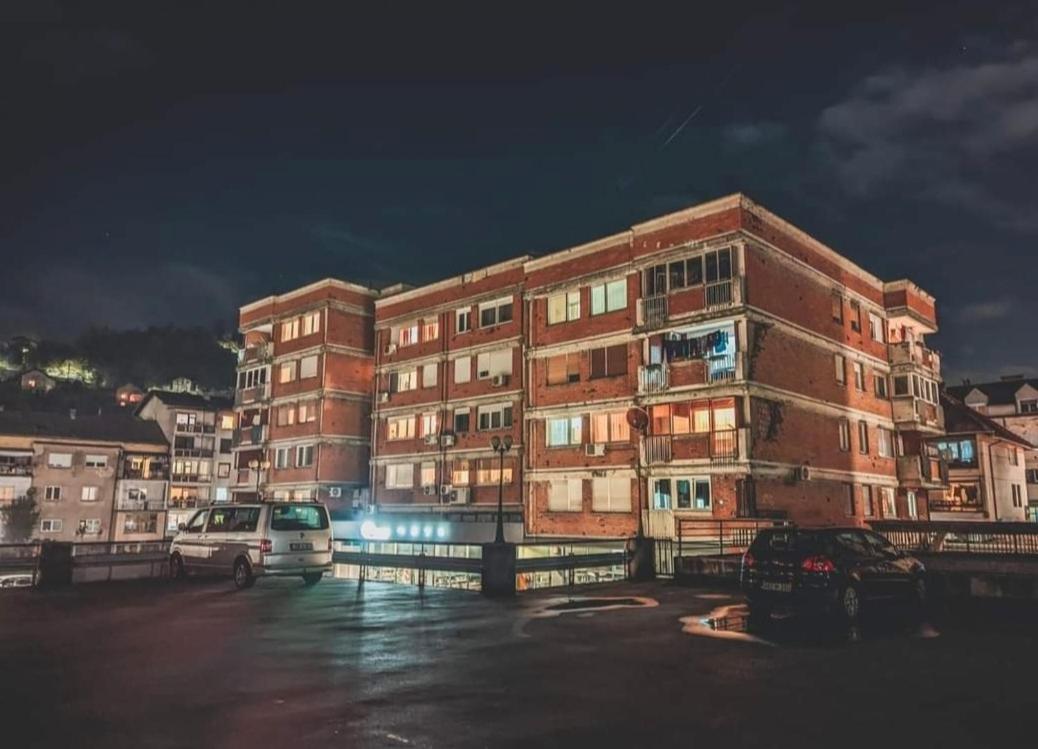 Spacious And Modern Apartment In Town Center Konjic Buitenkant foto