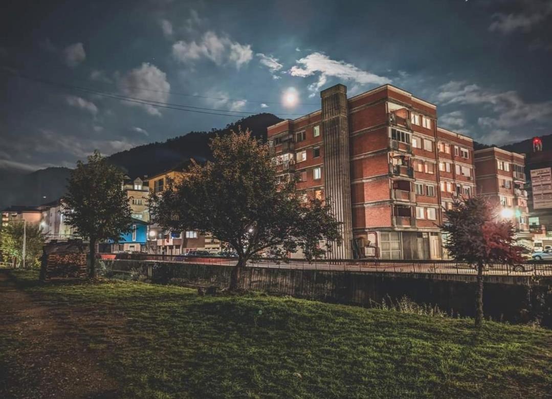 Spacious And Modern Apartment In Town Center Konjic Buitenkant foto